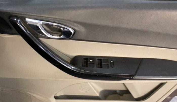 2019 Tata Tiago XZ PETROL, CNG, Manual, 65,217 km, Driver Side Door Panels Control