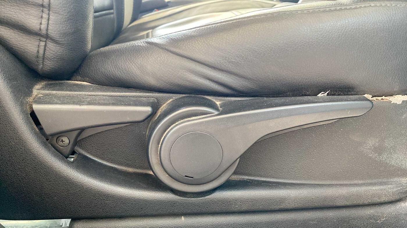 2017 Tata Tiago XZ PETROL, Petrol, Manual, 79,180 km, Driver Side Adjustment Panel
