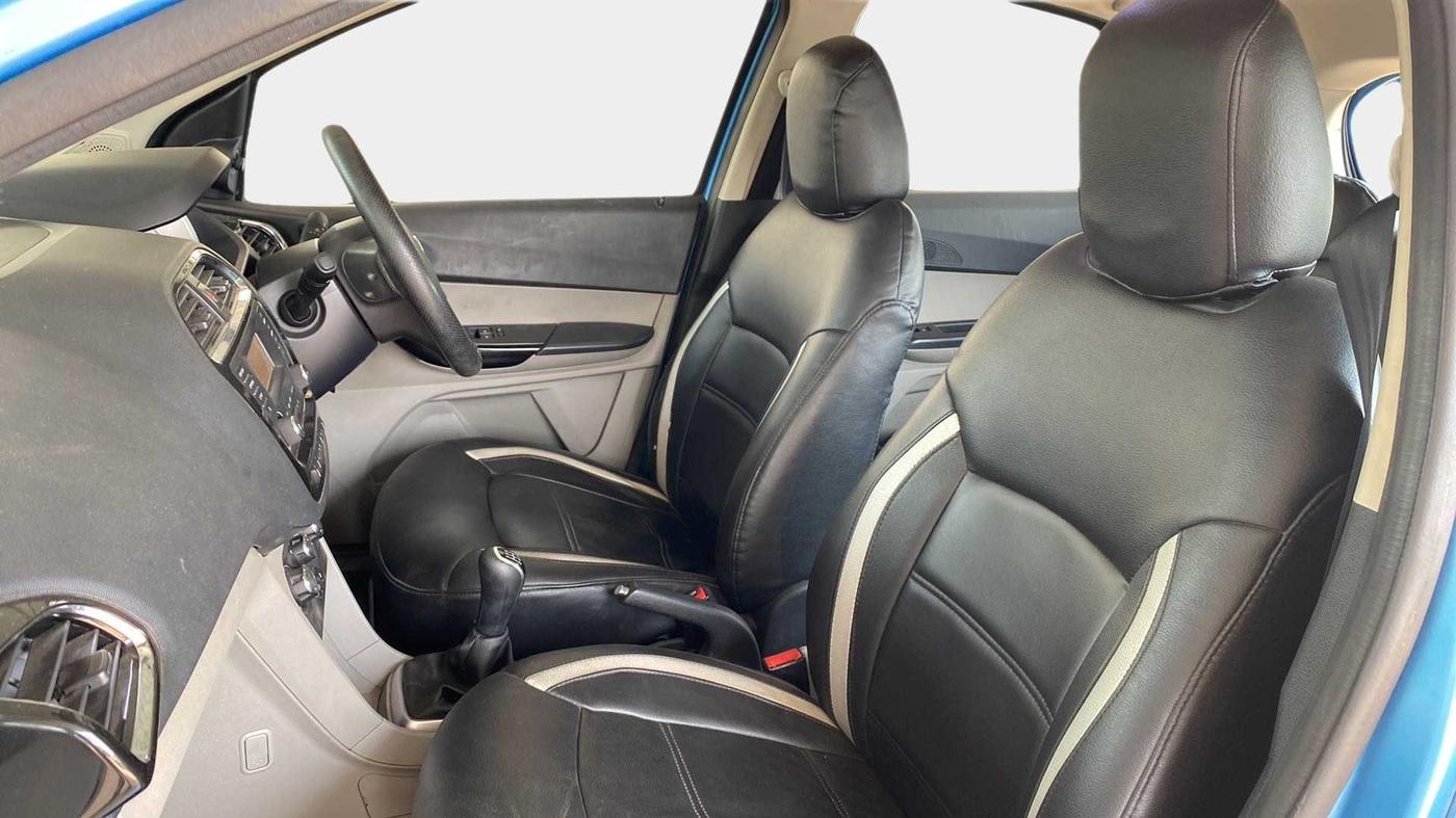 2017 Tata Tiago XZ PETROL, Petrol, Manual, 79,180 km, Right Side Front Door Cabin