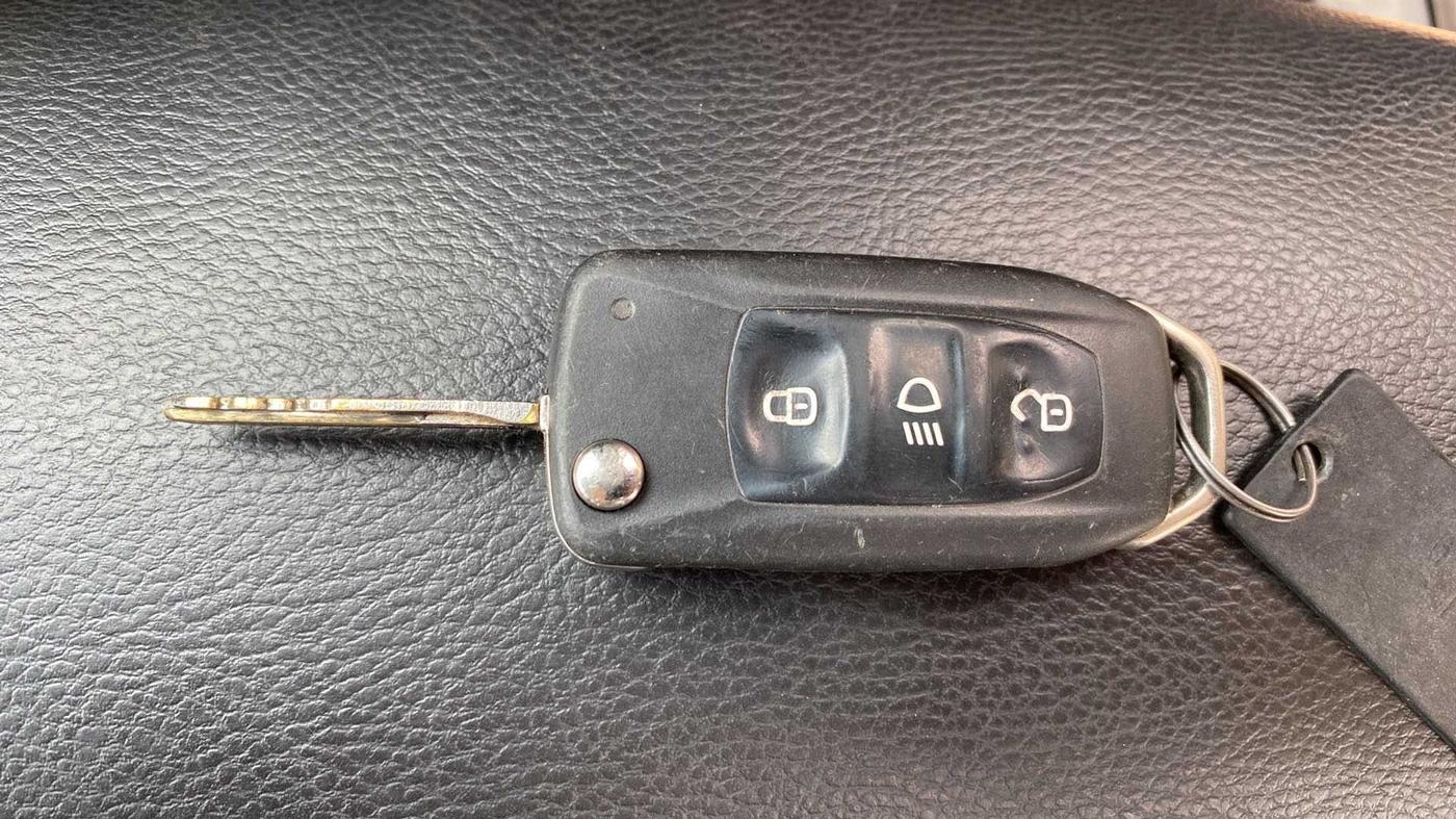 2017 Tata Tiago XZ PETROL, Petrol, Manual, 79,180 km, Key Close Up