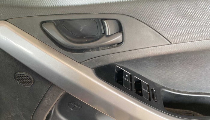 2022 Tata NEXON XM SUNROOF PETROL, Petrol, Manual, 41,758 km, Driver Side Door Panels Control