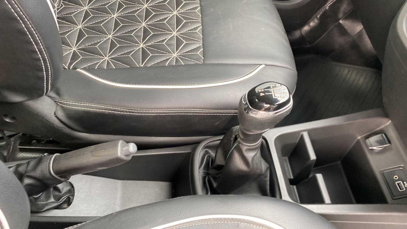 2021 Renault Kwid NEOTECH RXL 0.8, Petrol, Manual, 9,814 km, Gear Lever