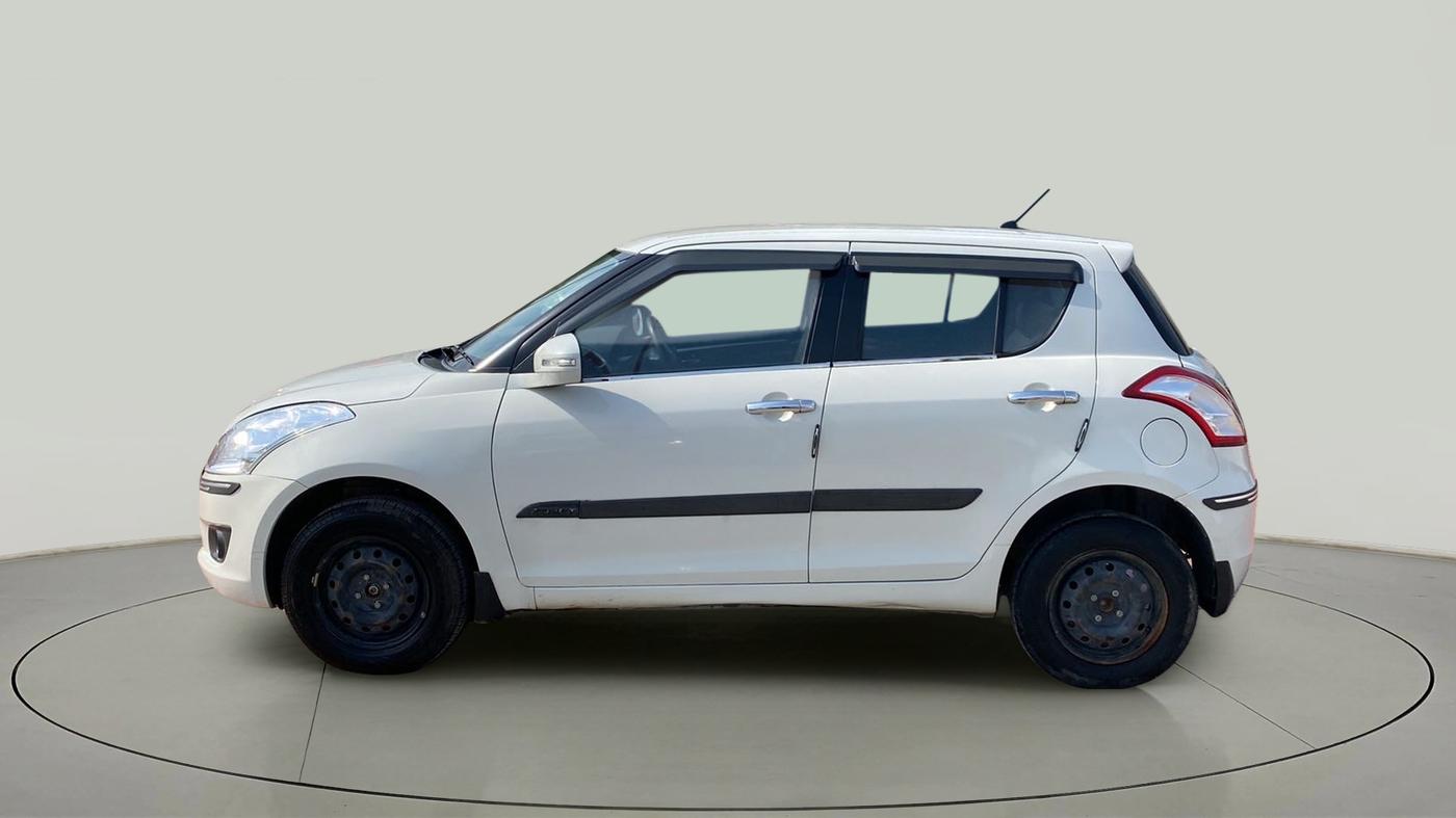 2014 Maruti Swift VXI, CNG, Manual, 32,402 km, Left Side