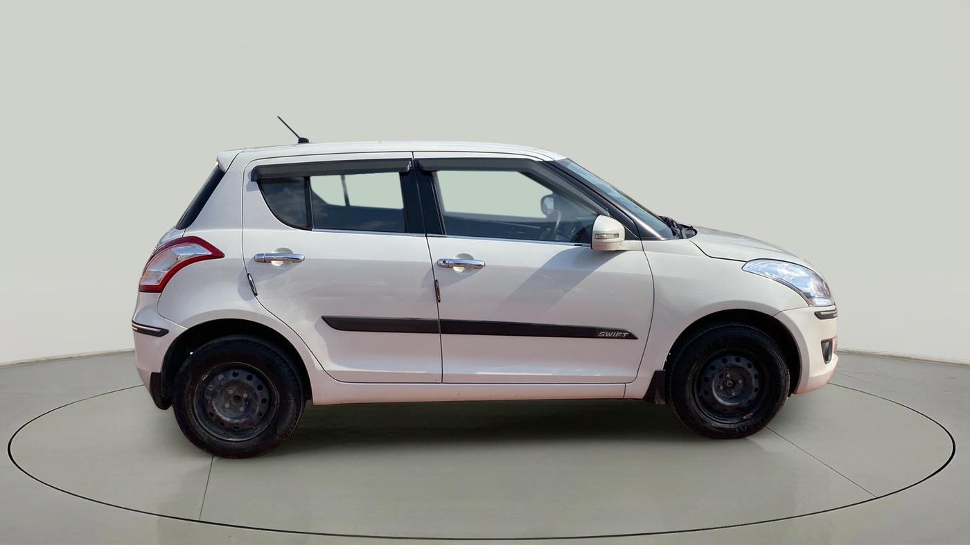2014 Maruti Swift VXI, CNG, Manual, 32,402 km, Right Side View