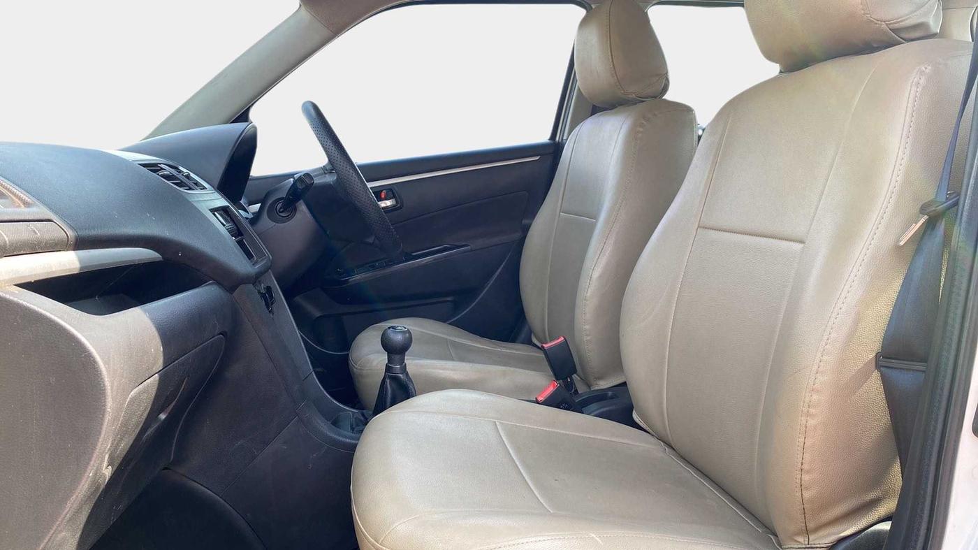 2014 Maruti Swift VXI, CNG, Manual, 32,402 km, Right Side Front Door Cabin
