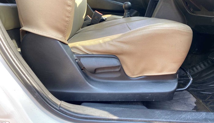 2014 Maruti Swift VXI, Petrol, Manual, 32,402 km, Driver Side Adjustment Panel
