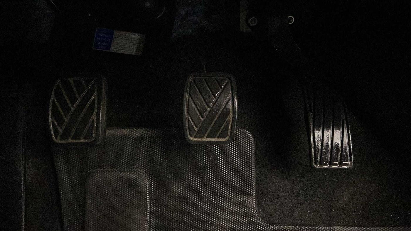 2021 Maruti Vitara Brezza LXI, Petrol, Manual, 24,672 km, Pedals
