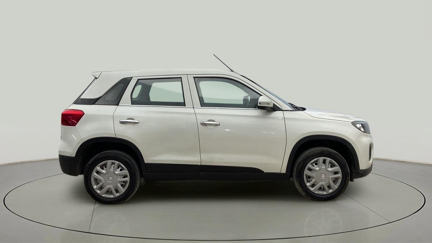 2021 Maruti Vitara Brezza LXI, Petrol, Manual, 24,672 km, Right Side View