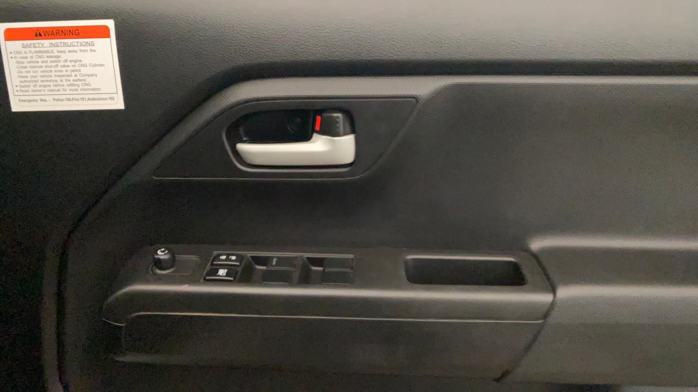 2024 Maruti New Wagon-R VXI CNG 1.0, CNG, Manual, 30,123 km, Driver Side Door Panels Control