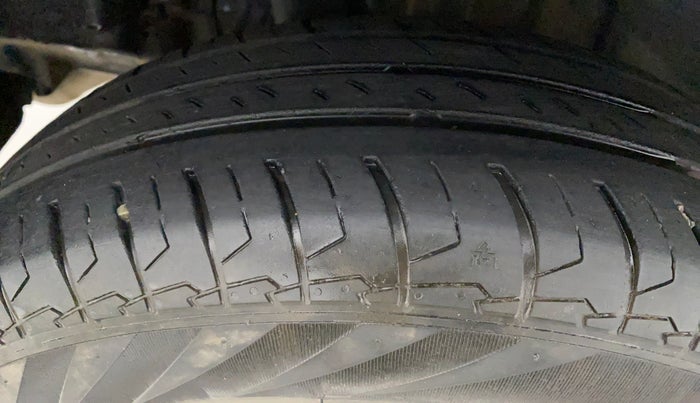 2022 Maruti Swift VXI, Petrol, Manual, 40,391 km, Right Rear Tyre Tread