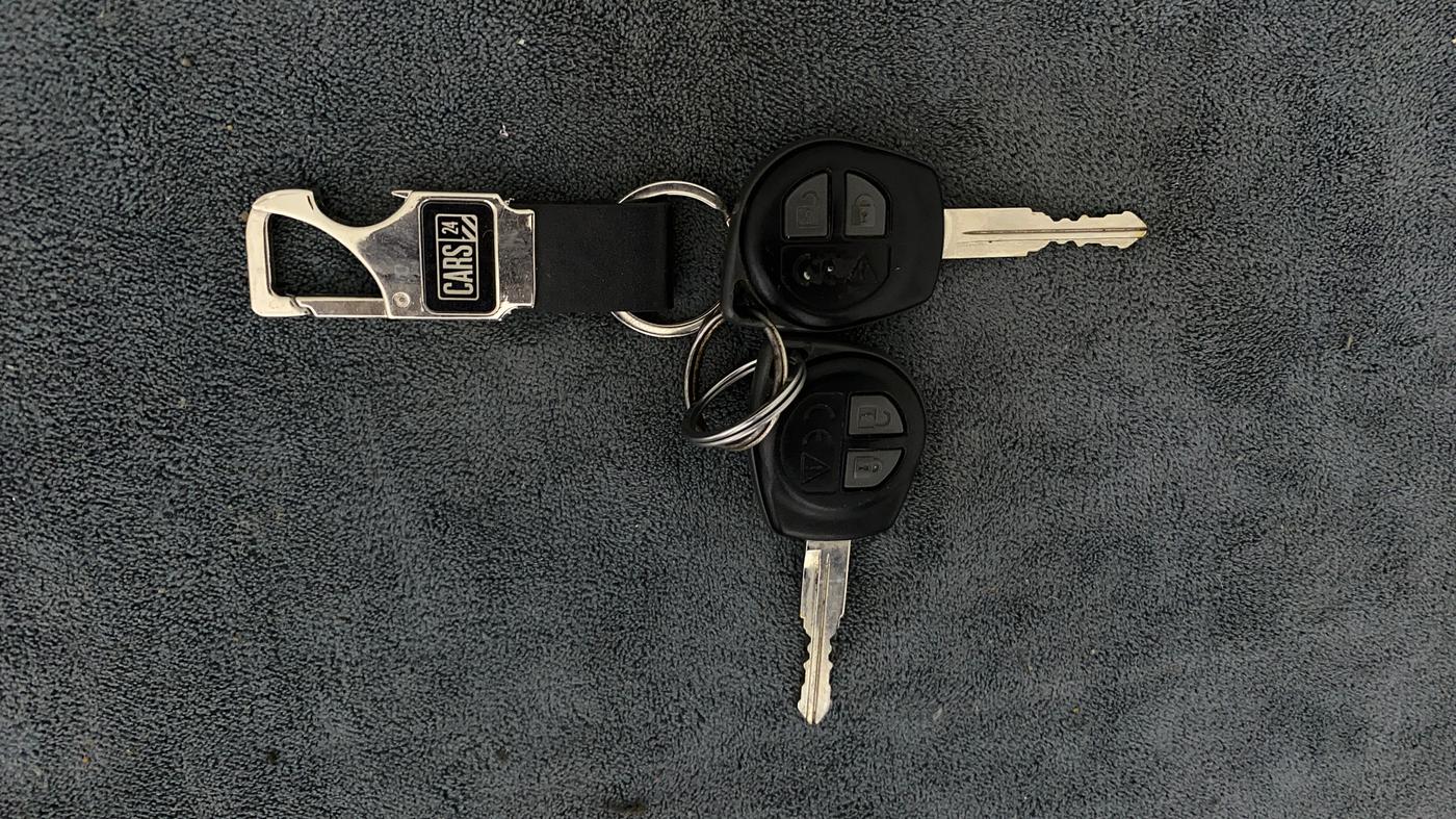 2022 Maruti Swift VXI, Petrol, Manual, 40,391 km, Key Close Up