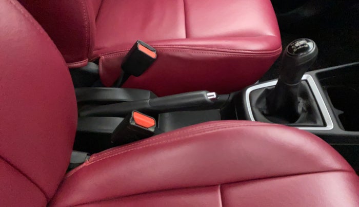 2022 Maruti Swift VXI, Petrol, Manual, 40,391 km, Gear Lever