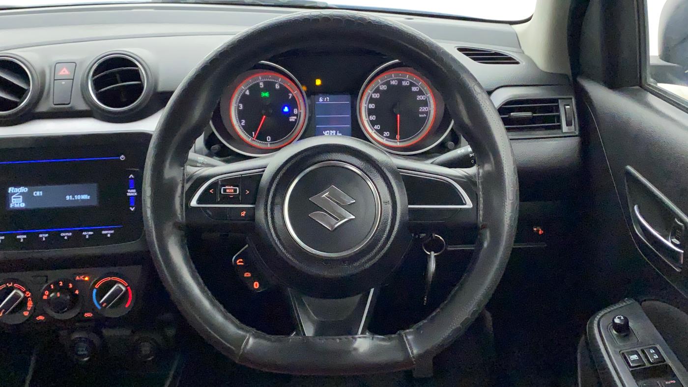 2022 Maruti Swift VXI, Petrol, Manual, 40,391 km, Steering Wheel Close Up