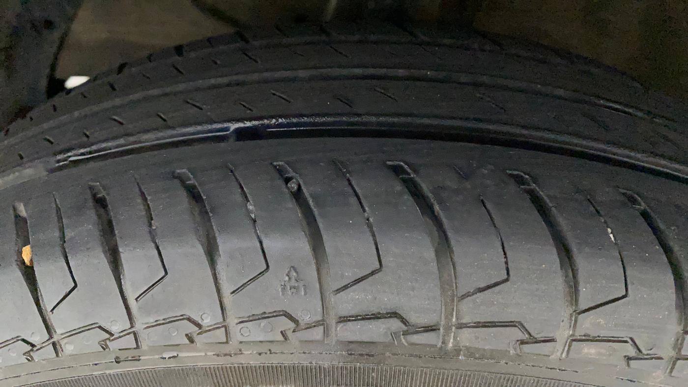 2022 Maruti Swift VXI, Petrol, Manual, 40,391 km, Left Front Tyre Tread