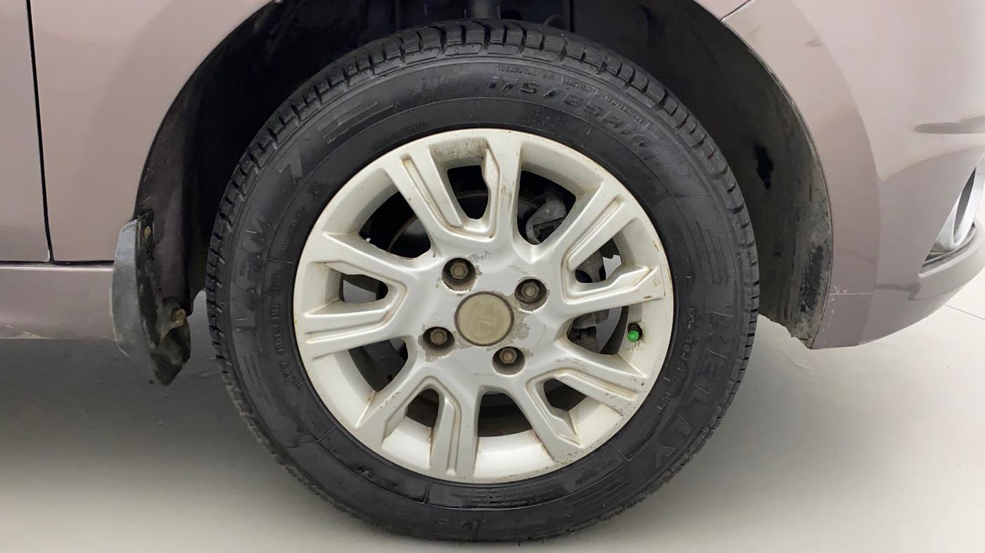 2017 Tata Tiago XZ PETROL, Petrol, Manual, 38,722 km, Right Front Wheel
