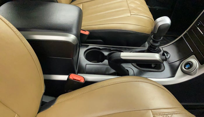 2019 Mahindra XUV500 W7, Diesel, Manual, 1,09,163 km, Gear Lever