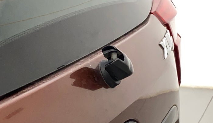 2019 Mahindra XUV500 W7, Diesel, Manual, 1,09,163 km, Rear windshield - Wiper arm not available