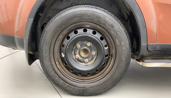 2019 Mahindra XUV500 W7, Diesel, Manual, 1,09,163 km, Right Rear Wheel