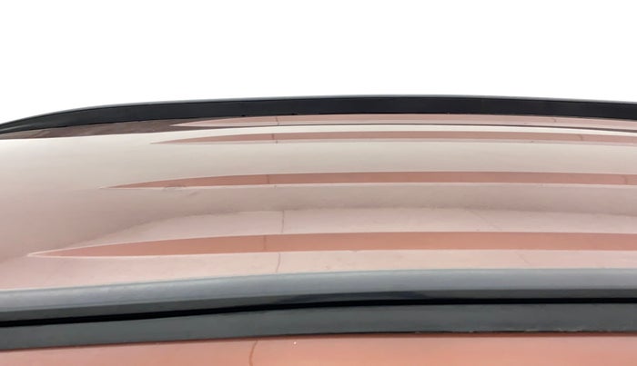 2019 Mahindra XUV500 W7, Diesel, Manual, 1,09,163 km, Roof - Slightly dented