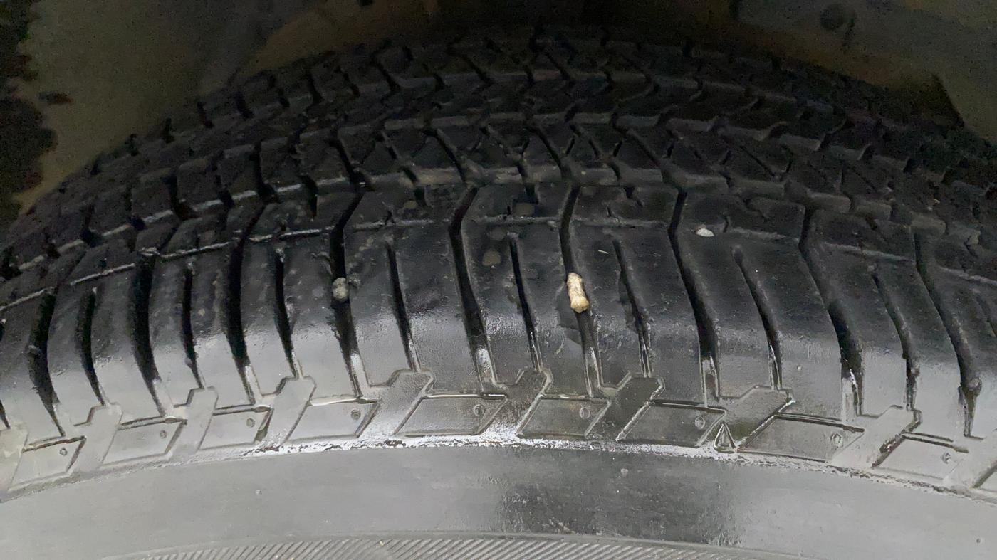 2019 Mahindra XUV500 W7, Diesel, Manual, 1,09,163 km, Right Front Tyre Tread