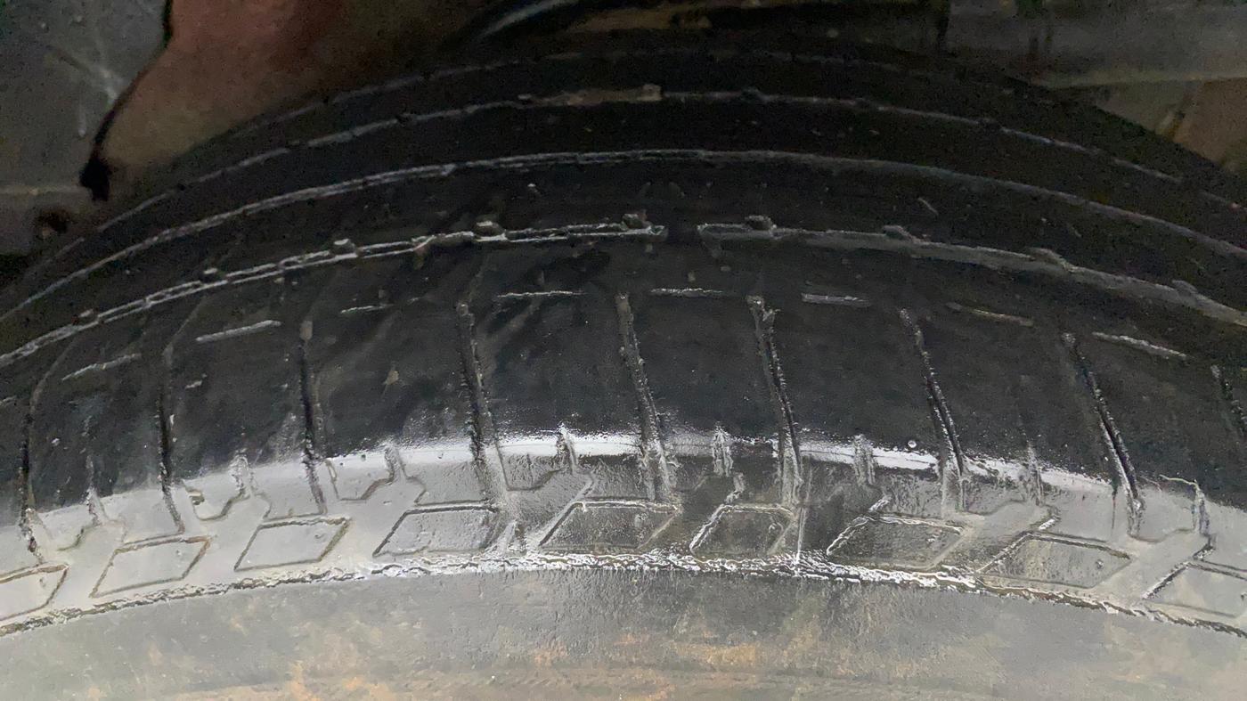 2019 Mahindra XUV500 W7, Diesel, Manual, 1,09,163 km, Left Rear Tyre Tread