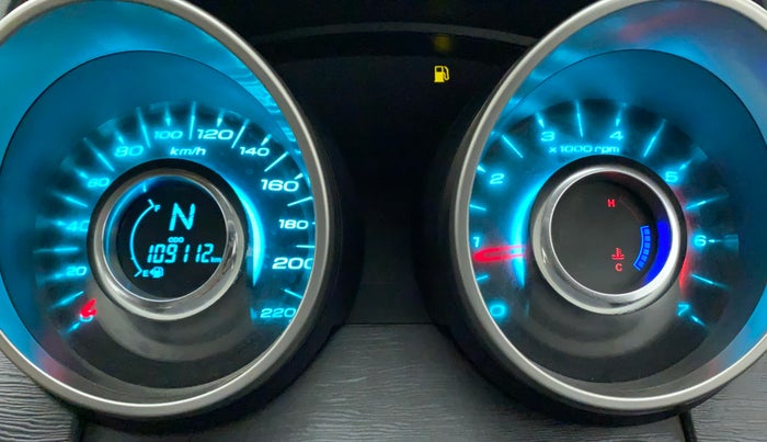 2019 Mahindra XUV500 W7, Diesel, Manual, 1,09,163 km, Odometer Image