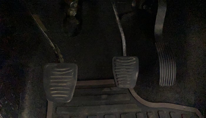2019 Mahindra XUV500 W7, Diesel, Manual, 1,09,163 km, Pedals