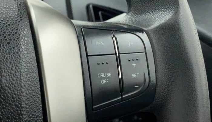 2019 Mahindra XUV500 W7, Diesel, Manual, 1,09,163 km, Adaptive Cruise Control