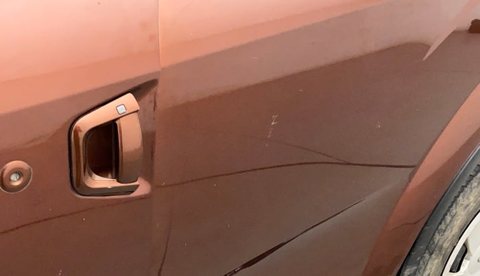 2019 Mahindra XUV500 W7, Diesel, Manual, 1,09,163 km, Rear left door - Minor scratches