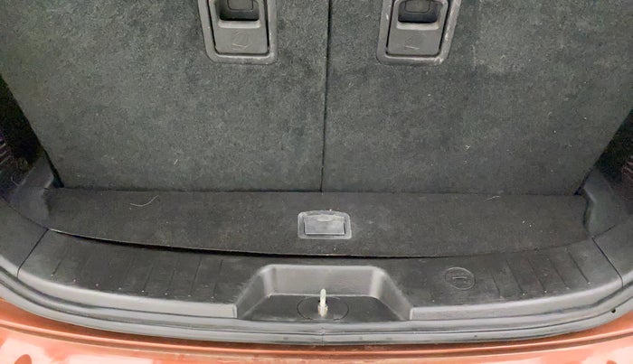 2019 Mahindra XUV500 W7, Diesel, Manual, 1,09,163 km, Boot Inside