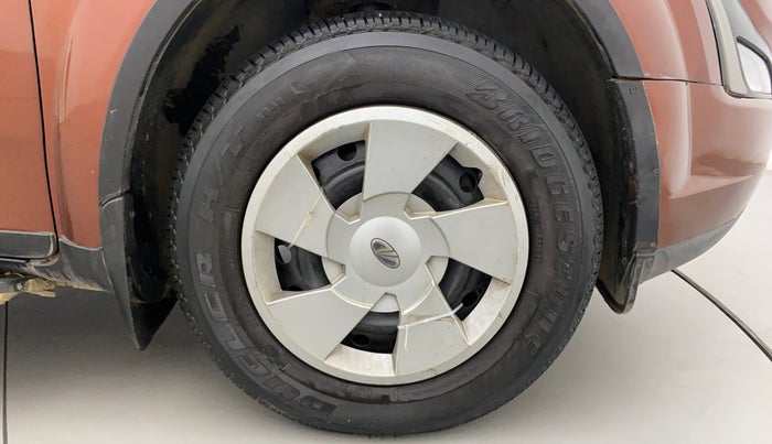 2019 Mahindra XUV500 W7, Diesel, Manual, 1,09,163 km, Right Front Wheel