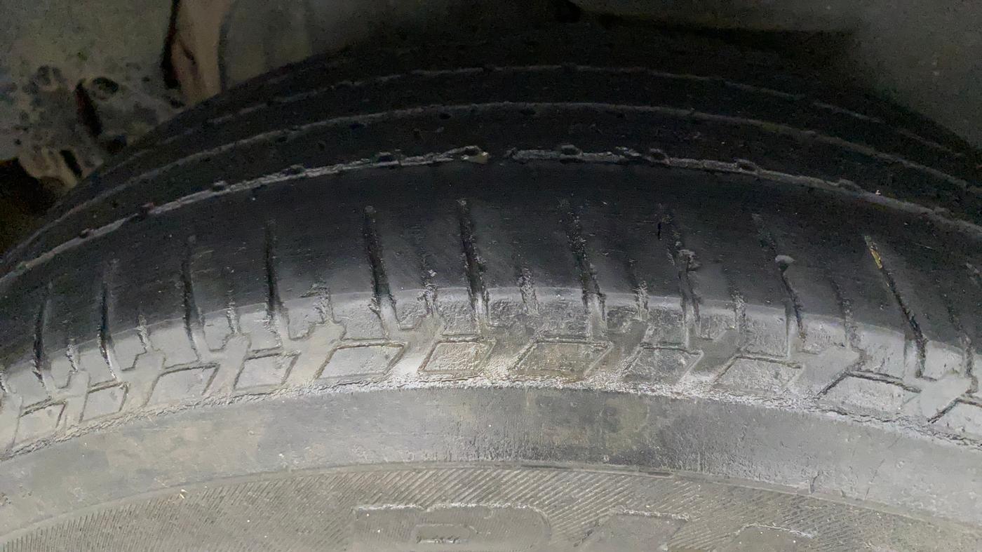 2019 Mahindra XUV500 W7, Diesel, Manual, 1,09,163 km, Right Rear Tyre Tread