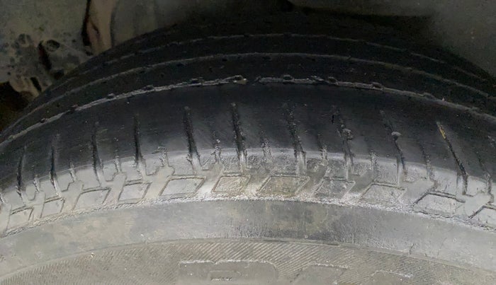 2019 Mahindra XUV500 W7, Diesel, Manual, 1,09,163 km, Right Rear Tyre Tread