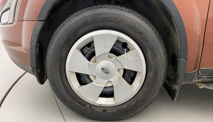 2019 Mahindra XUV500 W7, Diesel, Manual, 1,09,163 km, Left Front Wheel