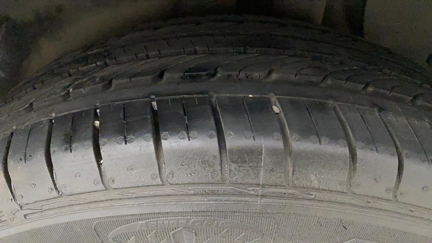 2017 Hyundai Creta SX PLUS AT 1.6 PETROL, Petrol, Automatic, 88,717 km, Left Rear Tyre Tread