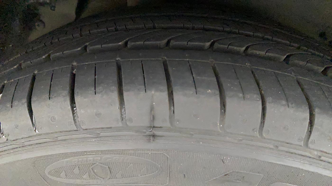 2017 Hyundai Creta SX PLUS AT 1.6 PETROL, Petrol, Automatic, 88,717 km, Right Rear Tyre Tread