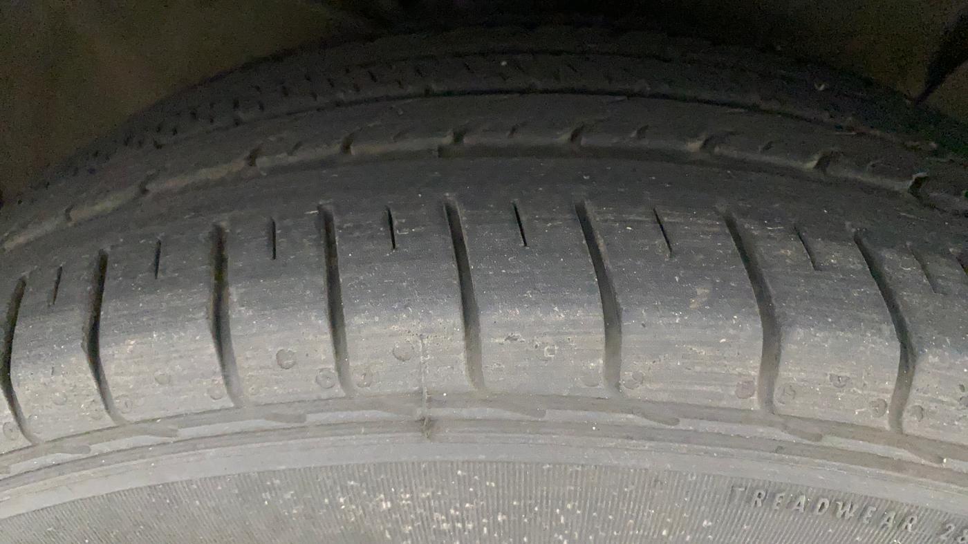 2017 Hyundai Creta SX PLUS AT 1.6 PETROL, Petrol, Automatic, 88,717 km, Right Front Tyre Tread