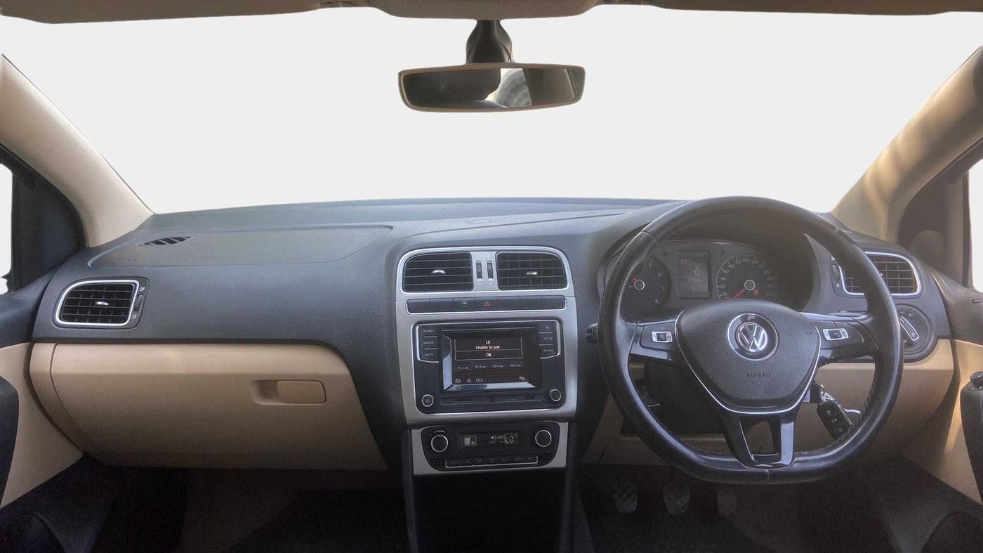 2016 Volkswagen Ameo HIGHLINE1.2L, Petrol, Manual, 72,396 km, Dashboard