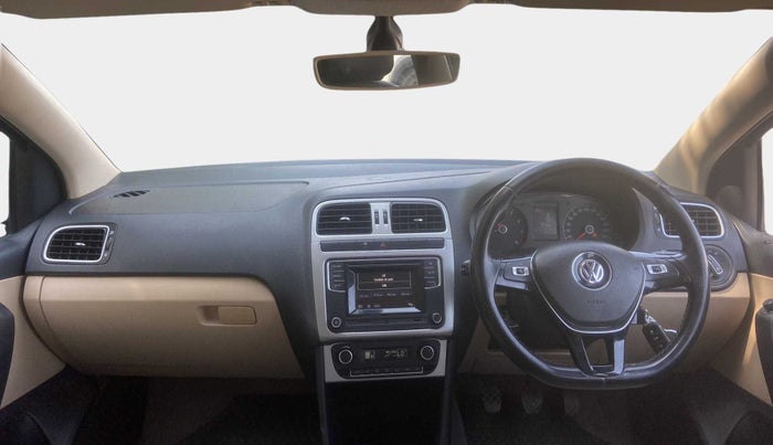 2016 Volkswagen Ameo HIGHLINE1.2L, Petrol, Manual, 72,396 km, Dashboard