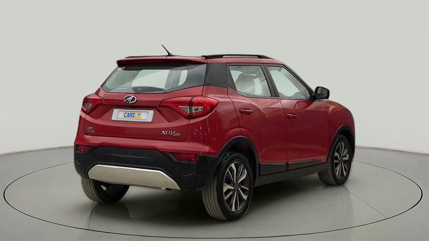 2020 Mahindra XUV300 W8 (O) 1.5 DIESEL AMT, Diesel, Automatic, 44,251 km, Right Back Diagonal