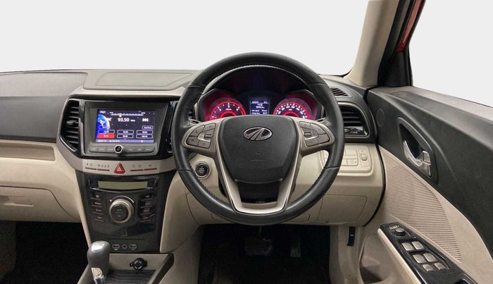2020 Mahindra XUV300 W8 (O) 1.5 DIESEL AMT, Diesel, Automatic, 44,251 km, Steering Wheel Close Up