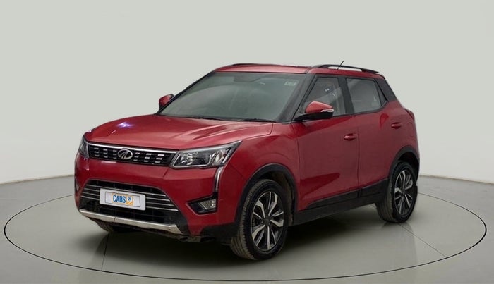 2020 Mahindra XUV300 W8 (O) 1.5 DIESEL AMT, Diesel, Automatic, 44,251 km, Left Front Diagonal