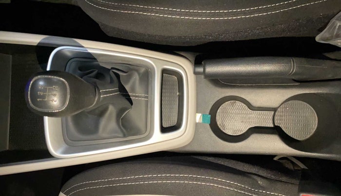 2022 Hyundai VENUE S(O) 1.2, Petrol, Manual, 10,208 km, Gear Lever