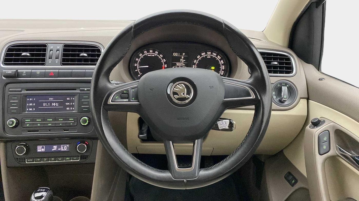 2016 Skoda Rapid 1.5 TDI CR STYLE PLUS AT, Diesel, Automatic, 92,223 km, Steering Wheel Close Up