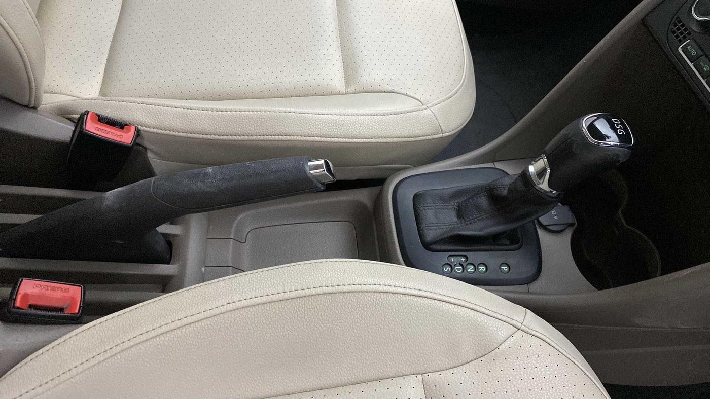 2016 Skoda Rapid 1.5 TDI CR STYLE PLUS AT, Diesel, Automatic, 92,223 km, Gear Lever