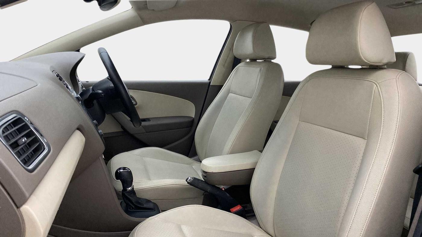 2016 Skoda Rapid 1.5 TDI CR STYLE PLUS AT, Diesel, Automatic, 92,223 km, Right Side Front Door Cabin