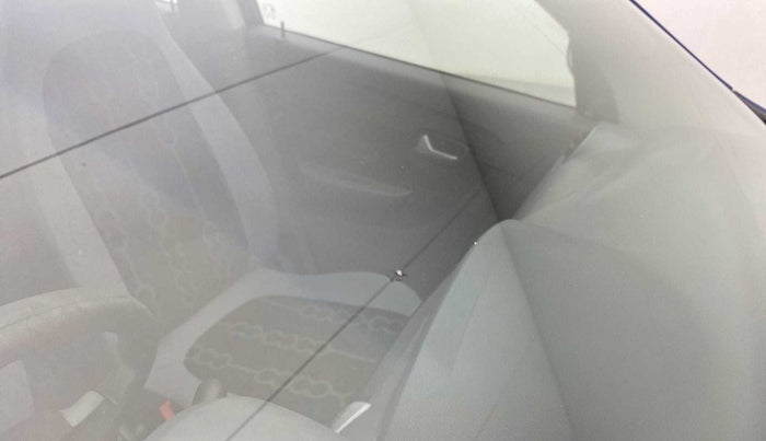 2014 Maruti Alto 800 LXI, Petrol, Manual, 95,625 km, Front windshield - Minor spot on windshield