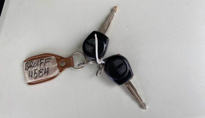 2021 Maruti Swift Dzire TOUR S-CNG (O), CNG, Manual, 53,523 km, Key Close Up