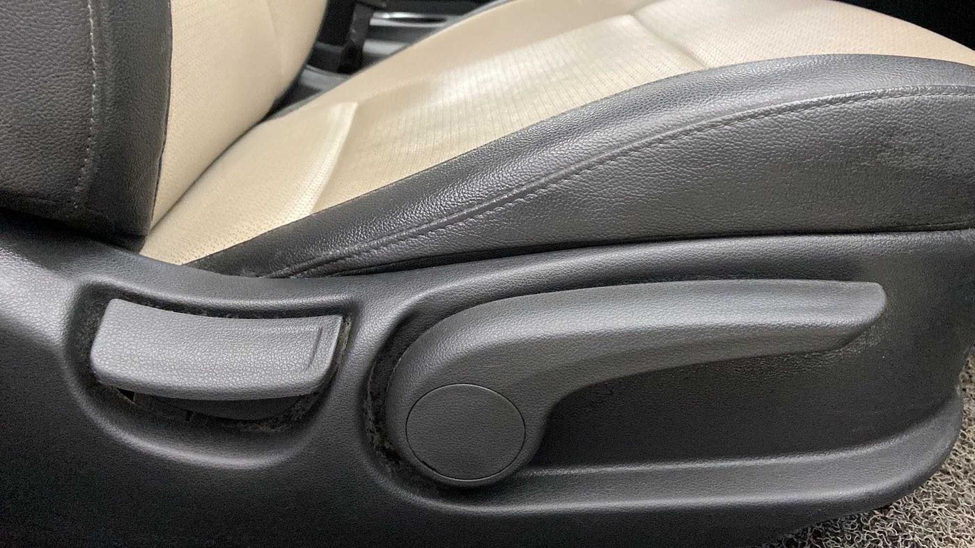 2019 Hyundai Verna 1.6 VTVT SX (O) AT, Petrol, Automatic, 40,798 km, Driver Side Adjustment Panel