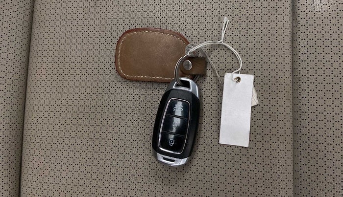 2019 Hyundai Verna 1.6 VTVT SX (O) AT, Petrol, Automatic, 40,798 km, Key Close Up
